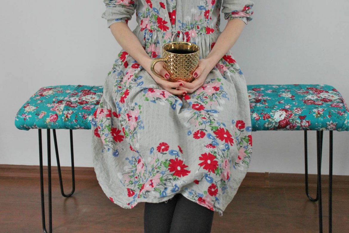 Ławeczka diy ze starej sukienki